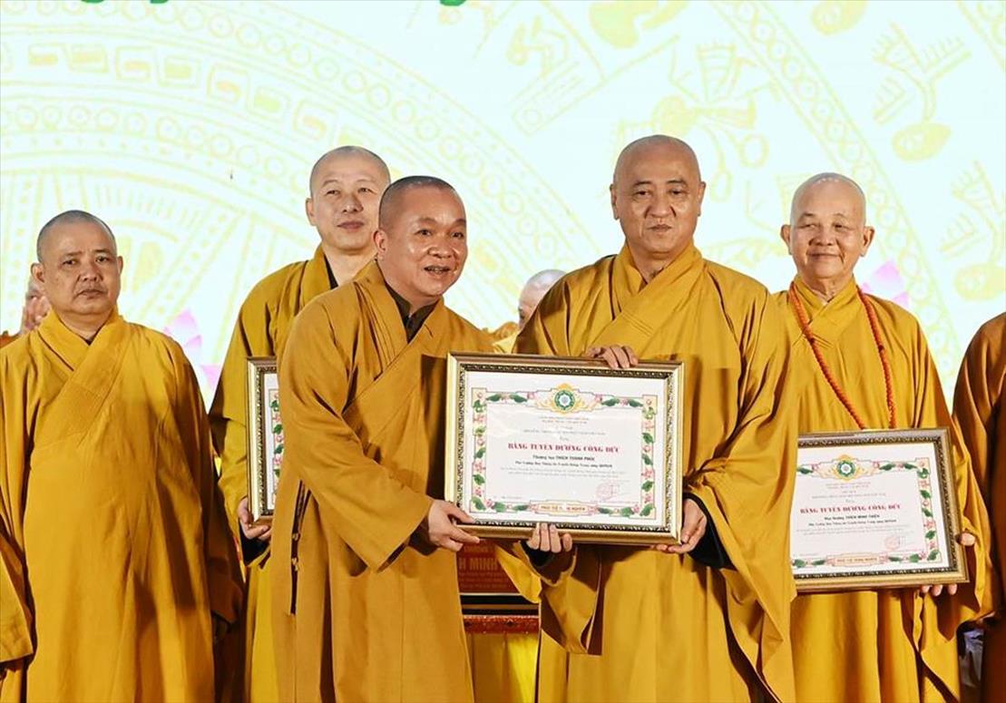 truyen-thong-phat-giao-viet-nam-sau-15-nam-tu-tin-phat-su-den-ket-noi-cong-dong_nguoiphattu_com_nhu luc pham ngoc son  (92).jpg